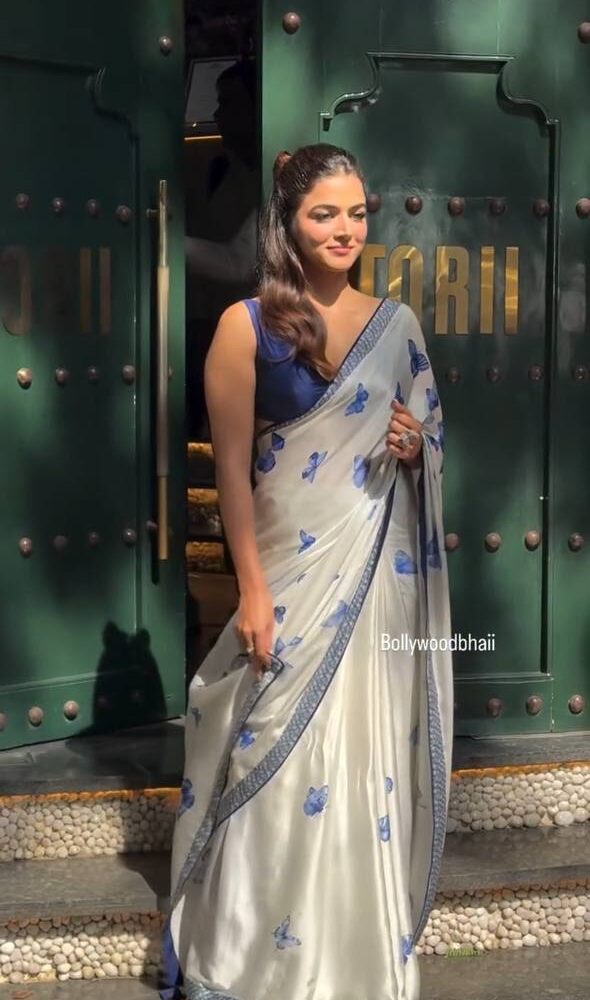 Women's Chic Snow White Georgette Saree with Vibrant Blue Butterfly Digital Print & Contrasting Border – Perfect for Casual Outings & Day Events